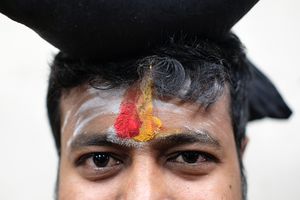 틸라카를 착용한 아야판의 신봉자