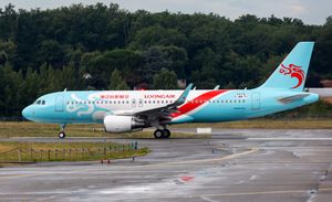 툴루즈-블라냐크 공항에서 룽에어 도색을 한 에어버스 A320