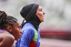 자비안 올리버와 파르자네 파시히가 3조 경주를 마친 후