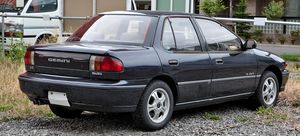 이스즈 제미니(세단) 후측면