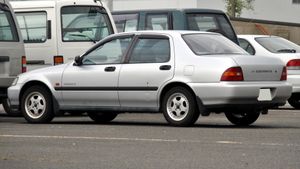 이스즈 제미니 후측면