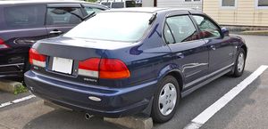 이스즈 제미니 후측면