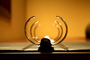 세 개의 링 바인더 스프링 클립 메커니즘