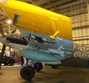 메서슈미트 Bf 110 "제르슈퇴러"의 프리제 힌지 방식 보조 날개 질량 밸런싱