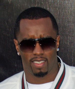 미국 래퍼 Sean "Diddy" Combs는 여성들을 납치, 약물 투여하고 성행위를 강요한 혐의로 고발되었다.