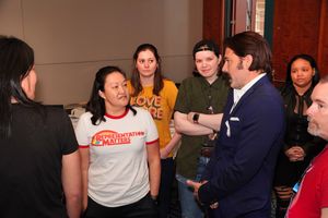 2023년 갤럭시 콘 리치몬드에서 어퍼스와 함께한 팀 로존