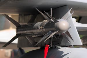 F-15D 아케프(Akef)의 날개 아래에 장착된 파이톤 4