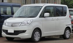 솔리오 전기형 전면부