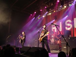 2011년 2월 25일 쿠리치바에서 Endgame 투어를 공연하는 라이즈 어게인스트