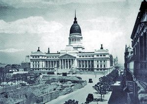 국회 의사당 앞에서 건설 중인 콩그레소역.