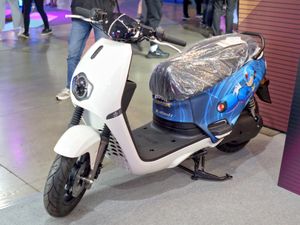 2022 타이베이 게임쇼에 X의 삽화가 그려진 자전거