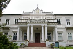 오스트로비에츠 시비엥토크시스키는 두 번째로 인구가 많은 도시이다.