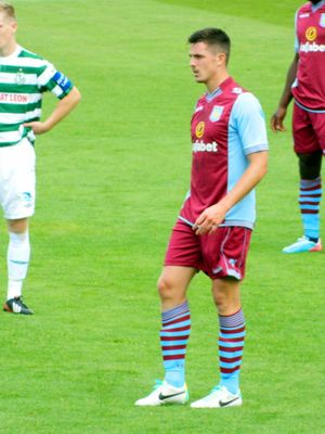 2013년 애스턴 빌라에서 뛰고 있는 클라크