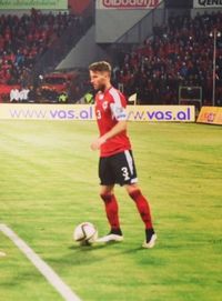 레냐니는 UEFA 유로 2016 예선에서 알바니아 국가대표팀의 주요 선수 중 한 명이었다.