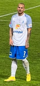 2022년 9월 16일 페트롤룰 플로이에슈티와의 경기에서 두 골을 넣은 파룰 소속 알리베크