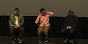 사프디 형제(가운데와 오른쪽)와 2019년 12월 아담 샌들러