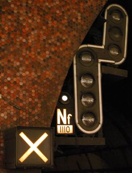 SACEM(X)에 의해 인수된 선로변 신호.