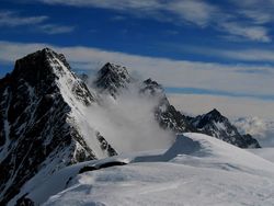 알프후벨 정상에서 바라본 테슈호른과 돔의 모습