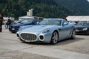 섀시 No.168018. 하늘색 외장에 흰색 액센트가 더해지고, 짙은 갈색 내장재, SA 아페르타에서 도입된 5 스포크 휠을 장착.