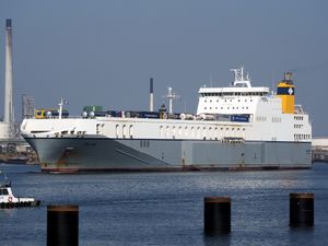 트레일러와 컨테이너를 운반하는 ConRO