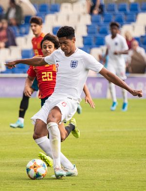 잉글랜드 U-17에서 활약하는 콜윌(2019년)