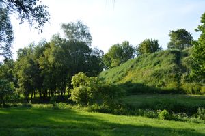 구 성의 흙더미