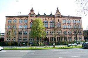 기본학교(부퍼탈)