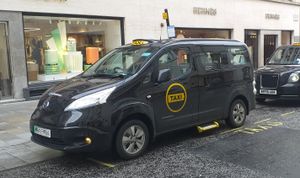 닛산 NV200 전기 런던 택시