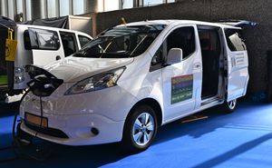 2022년 Fully Charged의 e-NV200 Evalia