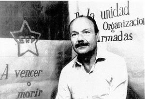 ERP의 손에 있는 오베르단 살루스트로; 그는 결국 이 단체에 의해 총에 맞아 사망했다.