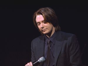 2006년 인디애나주 메릴빌에서 열린 크리스마스 투어 공연의 에이킨