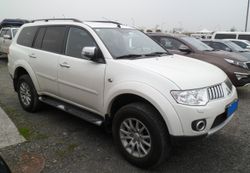 미쓰비시 파제로 스포트(전기형) 정측면