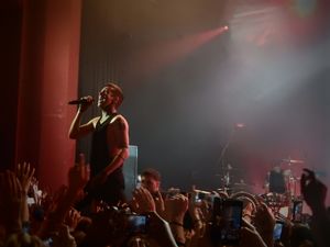 2015년 말 셰퍼드 부시 엠파이어에서 공연하는 트웬티 원 파일럿츠