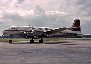 캐나데어 C-4 아르고노트 G-ALHS, 1962년 8월 20일 맨체스터 공항에서 촬영된 더비 항공 사진