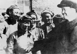 우란푸와 내몽골 인민 대표자 회의 대표들