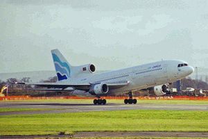 2000년에 에어 자르코로 브랜드가 변경된 전 유로애틀랜틱 록히드 L-1011 기종.