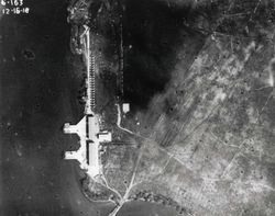 포드 섬의 가장 초기 항공 사진 (1918년 12월 16일 촬영)