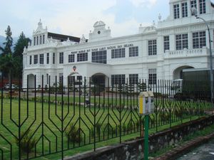 식민지 시대의 라룻, 마탕 및 셀라마 토지 및 지구 사무소