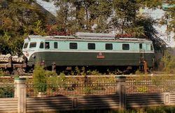 평양의 붉은 기 2급 전기 기관차