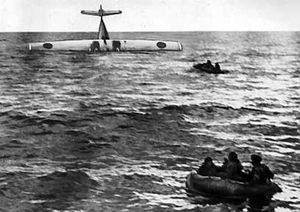 1952년 6월 소련 MiG-15 전투기에 의해 격추된 스웨덴 카탈리나. 승무원은 근처 배에 의해 구조되었다.