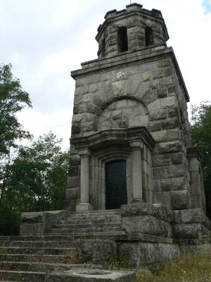 슬라보비차 근처에 있는 스탐볼리스키의 묘소