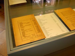 반제 회담 하우스 기념관에 전시된 회의록과 아이히만의 목록 복사본