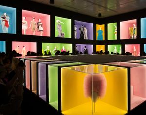 캠프: 패션에 관한 노트의 의상 디자인