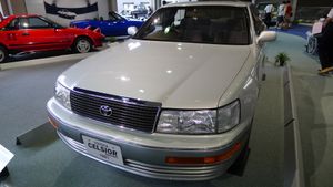 토요타 셀시오 정측면