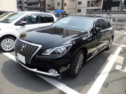 토요타 크라운 마제스타 시리즈 정측면