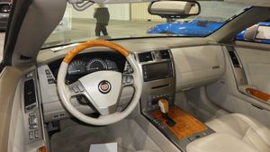 2004년 캐딜락 XLR 내부