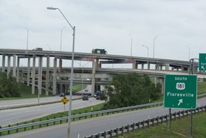 샌안토니오 남동쪽의 I-37과 I-410 인터체인지