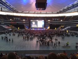 발트슈타디온에서 경기를 관전하는 독일 팬들