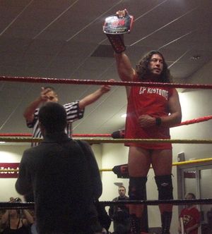 팔럼보, HEW 헤비웨이트 챔피언십 획득