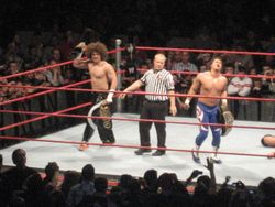 통합 WWE 태그 팀 챔피언으로서의 콜론스